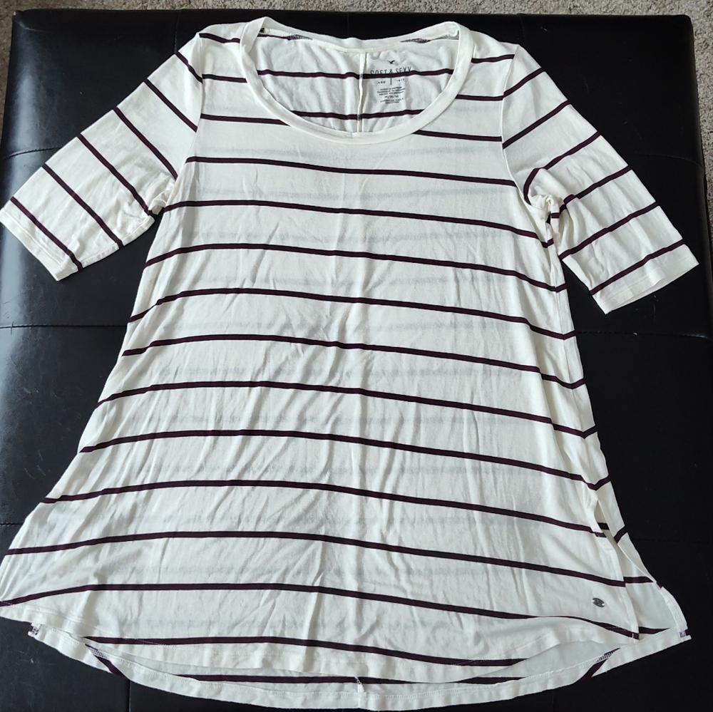 American Eagle Outfitters Soft & Sexy Maroon & White 3/4 Sleeve Relaxed Tee M